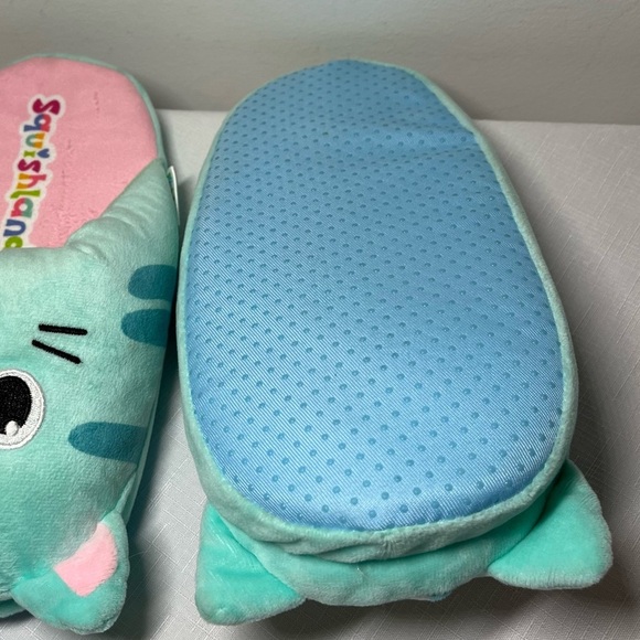 Squishland Tabby Cat Plush Slippers - Jules. Size 7-9. New. - Picture 3 of 5